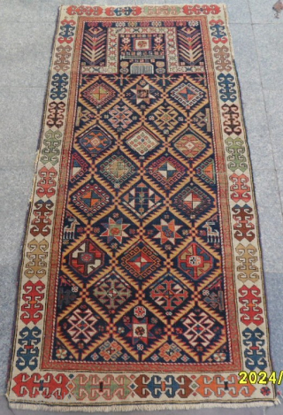 Antique Caucasian Aksafa Rug
Size: 175 x 84 cm.
MAİL: makifhali@yahoo.com                        