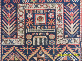 Antique Caucasian Aksafa Rug
Size: 175 x 84 cm.
MAİL: makifhali@yahoo.com                        