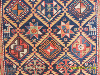 Antique Caucasian Aksafa Rug
Size: 175 x 84 cm.
MAİL: makifhali@yahoo.com                        