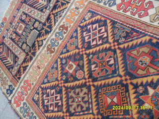 Antique Caucasian Aksafa Rug
Size: 175 x 84 cm.
MAİL: makifhali@yahoo.com                        