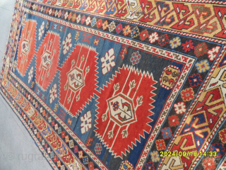 Antique Caucasian Karakashli RUG
SİZE: 182X108 CM.
MAİL: makifhali@yahoo.com                          