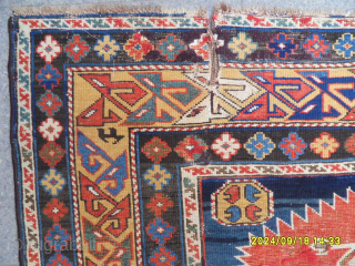 Antique Caucasian Karakashli RUG
SİZE: 182X108 CM.
MAİL: makifhali@yahoo.com                          