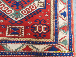 Perfect Caucasian Fahrola RUG
Size: 122x102 cm.
Mail: makifhali@yahoo.com                          