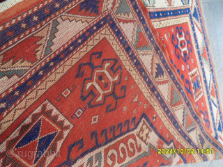 Perfect Caucasian Fahrola RUG
Size: 122x102 cm.
Mail: makifhali@yahoo.com                          