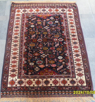 Antique Shiraz Schekurle Rug 
Size: 160x124 cm.
Mail: makifhali@yahoo.com                         