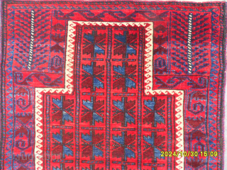 Antique Baluch Rug
Size: 115x90 cm.
Mail: makifhali@yahoo.com                           