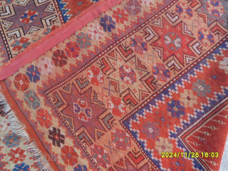 Antique Anatolian Milas Rug 
Size: 157 x 120 cm.
Mail: makifhali@yahoo.com                       