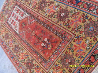 Antique Anatolian Milas Rug 
Size: 158x110 cm.
Mail: makifhali@yahoo.com                         