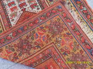 Antique Anatolian Milas Rug 
Size: 158x110 cm.
Mail: makifhali@yahoo.com                         