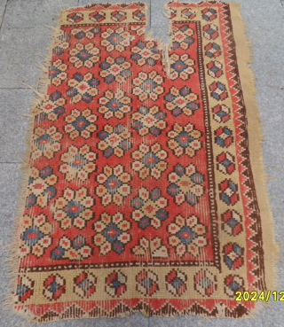 Antique Anatolian Fragment Rug
Size: 160x102 cm.
Mail: makifhali@yahoo.com                          