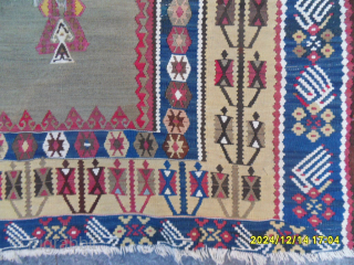 Antique Anatolian Erzurum Kilim
Size:175 x 123 cm.
Mail: makifhali@yahoo.com                         