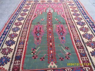 Antique Anatolian Erzurum Kilim
Size: 195 x 135 cm.
Mail: makifhali@yahoo.com                        