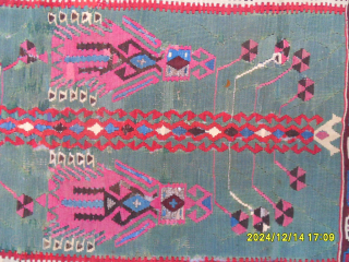 Antique Anatolian Erzurum Kilim
Size: 195 x 135 cm.
Mail: makifhali@yahoo.com                        