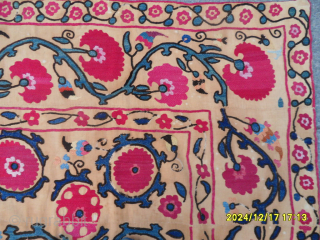 Antique Suzani 
Size: 215 x 155 cm. 
Mail: makifhali@yahoo.com
                        