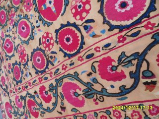 Antique Suzani 
Size: 215 x 155 cm. 
Mail: makifhali@yahoo.com
                        