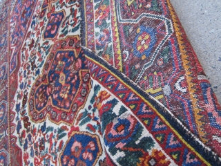 very decorative and beautiful persian bakhtiari rug measuring 5' 5" x 8' 5" loose selvage even pile nice condition price is 750.00 plus shipping
sold thanks        