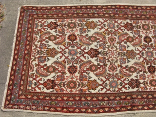 Persian Mahal / Sultanibad rug, hand knotted wool, Iran ca.1920's, potentially earlier, a large herati design on an ivory field, light French blue, moss green, light apricot, black-brown, pale gold, light rose,  ...