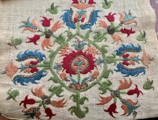 Beautiful antique Skyros sash ca 1800. Great condition few old stains to cotton plain centre.
Old customs stamp. Clear saturated colours silk and metal thread embroidery        