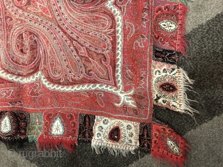 Embroidered Kashmir shawl India 19 c
Good condition tiny bit of border missing see detail                   