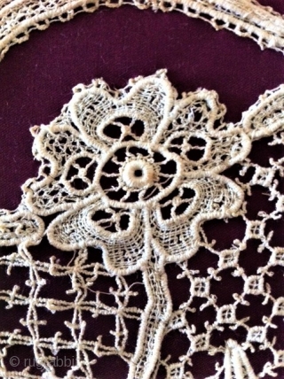 
European handmade, very old lace, around 1860, lace. Sewn on a frame. Textile picture, very rare
Representing flowers, turned it looks like a butterfly.
Size frame: 40 cm x 30 cm
    