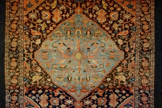 Antique Malayer 200 x 144 cm / 6'8" x 4'9".                       