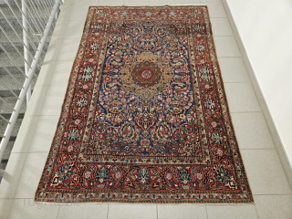 Nice Isfahan size 7' x 4'6".                           