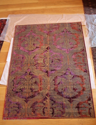 Ottoman velvet silk panel, Bursa, second half of the 16th century, two loom widths, seamed, with an ogival lattice bearing crown, 176 x 125 cm, areas of wear and tears, professionally conserved  ...