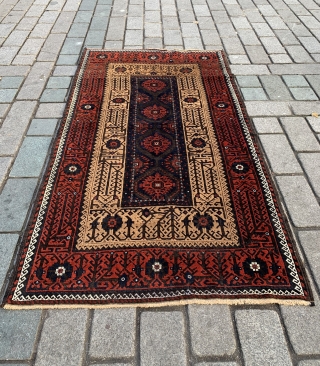 Antique Beluch Carpet 
Size:195x110
                             