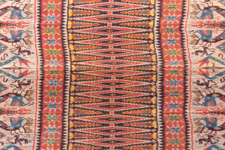  Sumba Ikat with natural dyes 
Size : 260/120 cm                       