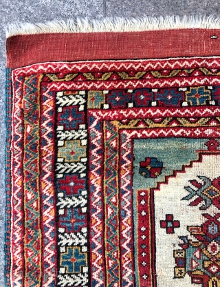 Central Anatolian Rug Size 115x105 cm  i can't reach the messages from the site. Send it directly, please 21ben342125@gmail.com             