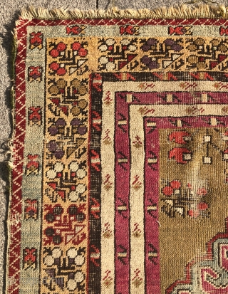 Antique Anatolian Kirsehir Mucur Rug
Sİze 160x110 cm                          