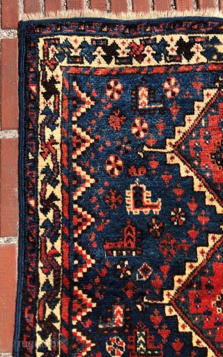 Antique Shiraz 
Size 83x115 cm                            