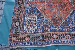 Antique South West Persian Kashkuli Qashqai rug a gorgeus and rare sepecimen near
perfect condition, Wool on Wool, Natural Colors, Late 19th century.
Size: 273X155cm          