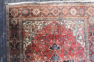 BIDJAR around 1900  good condition 
Size: 205x130cm                         