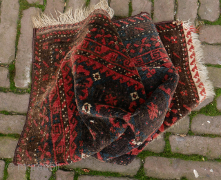 Mina khani Baluch bagface, good condition, good colours, not faded, but different types of red.  64 x 66 cm.
you can also use contactform on beamol.nl       