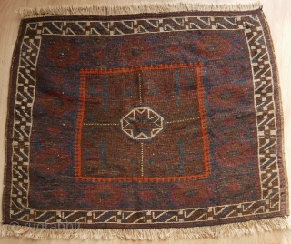 unusual Baluch bag face or small rug star and square medaillon. light as a feather, extra blue colour.very good condition with corroded brown.
The format is not quite square (see last picture) lenght  ...