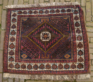 Mushwani Baluch bagface wit rare insect border and wonderful aubergine. Good condition with some candle wax on the right side. 80 x 64 cm. 
please use contactform on www.beamol.nl    