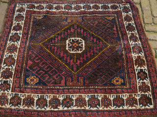 Mushwani Baluch bagface wit rare insect border and wonderful aubergine. Good condition with some candle wax on the right side. 80 x 64 cm. 
please use contactform on www.beamol.nl    