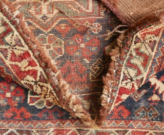 Classic antique Khamseh bag, 19th century and natural colours, the kilim back is not original, 53 x 71 cm.

              