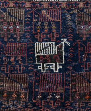 Lonely bird bag, Baluch tribes. Nice graphics. 62 x 59 cm. please use  contactform on www.beamol.nl                