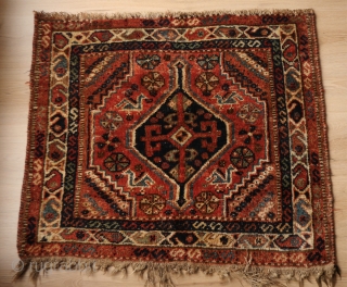 Qasqai rug with very beautiful natural sparkling colours, green and turquose (a tip faded orange might be aniline). Made of wonderful soft and shiny wool. condition is alright, some traces of use,  ...