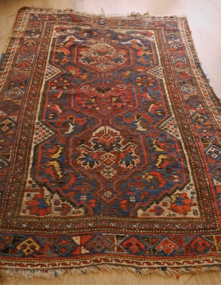 Khamseh rug with phantastic natural colours, in used condition, but very charming,
with fishes and a few birds, 90 x 138 cm.            