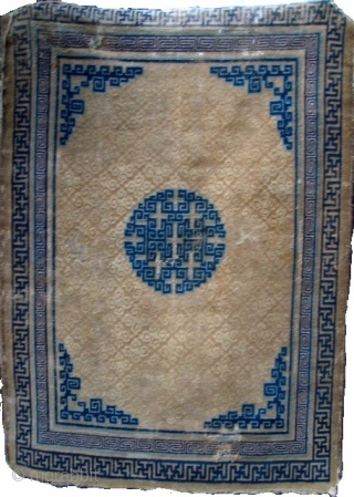 Fabulous Kangxi era Ningxia Chinese rug, circa 1700. 4'5"x6'2". Small format classical Chinese piece with spectacular drawing.                