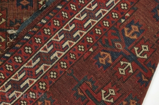 small Yomut Turkmen Rug with Kepse Guls. wedding rug? Nicely drawn skirts with anchor-shaped elements.  3'6" x 5'              