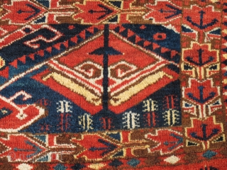 Ersari torba with a Central Asian floral ikat design, rich colors.                      