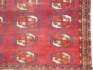 Eastern Turkmen, Kizyl Ayak rug fragment of what must have been an unusually sized weaving for the type with floating guls, nicely spaced.          