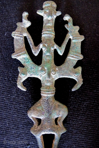 Luristan Bronze standard finial with 'Master of the Beasts' imagery. circa 8th cen BCE. 19cm/ 7.5"                 