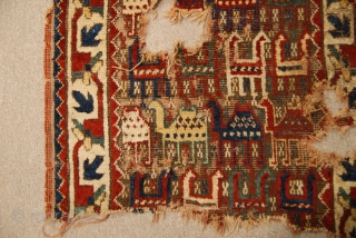 - Origin : Very old Caucasian Rug

- Size : 121 x 74 cm (3' 11' x 2' 5'' )

              