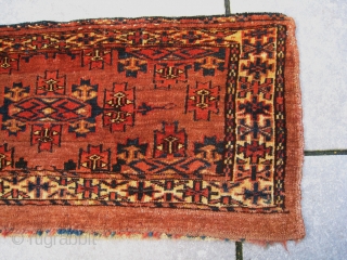 Antique Yomut Kepse gul torba from 2nd half 19th century. All natural colours, symmetrical knotting and in very good condition. One good old repair to left upper corner. Note: the white wool  ...