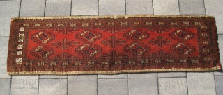 Antique Kizil Ayak Ersari Turkmen torba with 8 distinctive guls in great condition and all natural dyes with increadible wool quality. Seriously collectible rare example.
Measures:  41 x 149 cm  (  ...